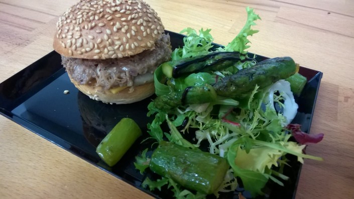 Labo des Tokés - Burger canard et asperges glacées